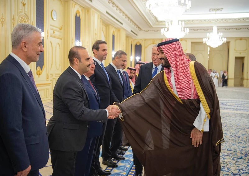 سمو سيدي ولي العهد يستقبل فخامة رئيس جمهورية تركيا في قصر السلام بجدة ويقيم مراسم استقبال رسمية لفخامته - صورة 9