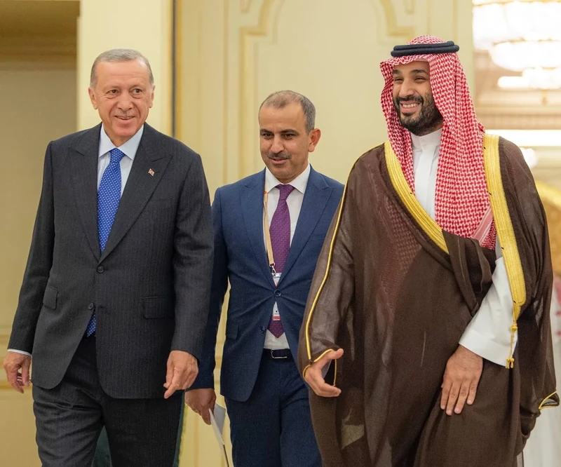 سمو سيدي ولي العهد يستقبل فخامة رئيس جمهورية تركيا في قصر السلام بجدة ويقيم مراسم استقبال رسمية لفخامته - صورة 17