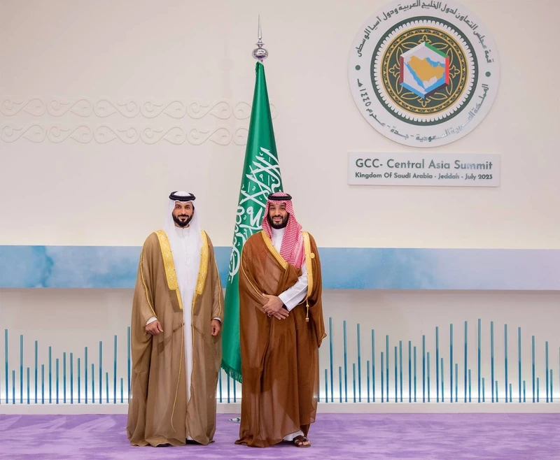 نيابة عن سيدي خادم الحرمين الشريفين.. سمو سيدي ولي العهد يستقبل قادة ورؤساء وفود دول مجلس التعاون. - صورة 5