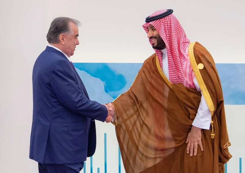 سمو سيدي ولي العهد يستقبل قادة الدول المشاركين في قمة دول مجلس التعاون لدول الخليج العربية ودول آسيا الوسطى - صورة 6