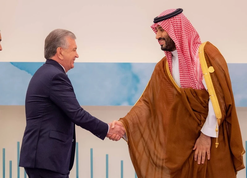 سمو سيدي ولي العهد يستقبل قادة الدول المشاركين في قمة دول مجلس التعاون لدول الخليج العربية ودول آسيا الوسطى - صورة 7