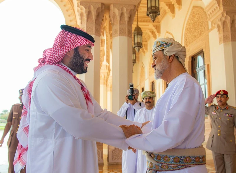 سمو سيدي ولي العهد يلتقي جلالة سلطان عمان في مسقط - صورة 3
