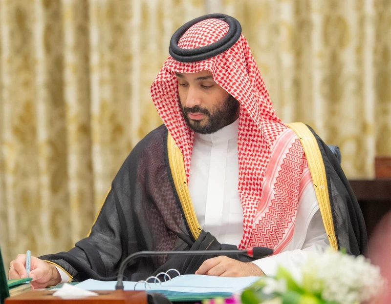 سيدي خادم الحرمين الشريفين يرأس جلسة مجلس الوزراء - صورة 2