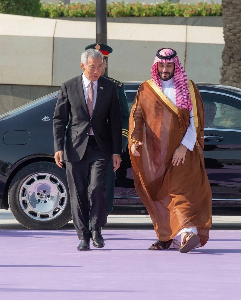 سمو سيدي ولي العهد يستقبل دولة رئيس وزراء جمهورية سنغافورة بالرياض - صورة 4