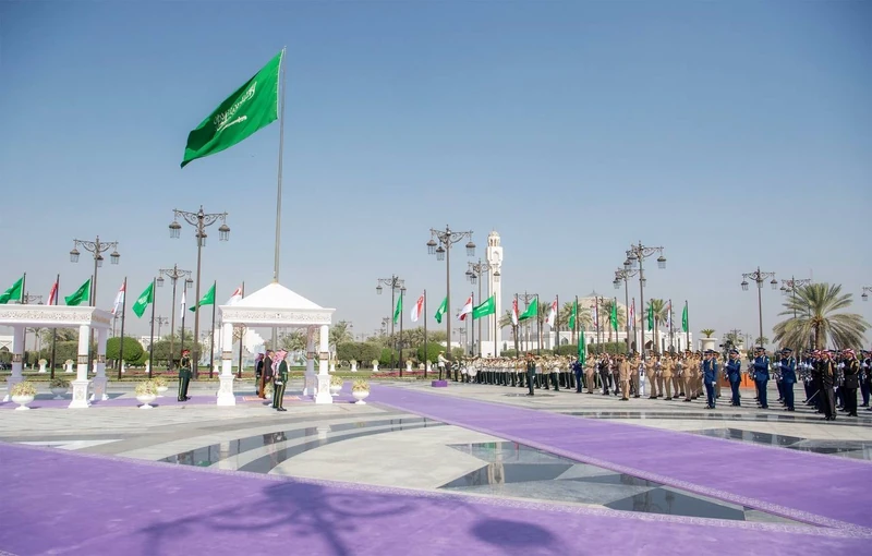 سمو سيدي ولي العهد يستقبل دولة رئيس وزراء جمهورية سنغافورة بالرياض - صورة 7