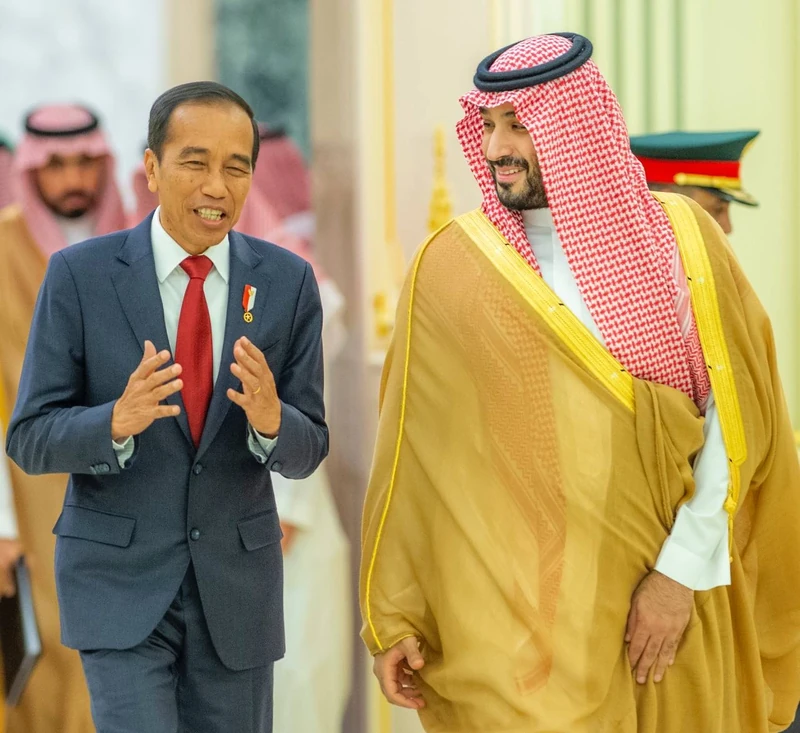سمو سيدي ولي العهد يستقبل فخامة رئيس جمهورية إندونيسيا بالرياض، ويقيم مراسم استقبال رسمية لفخامته - صورة 9