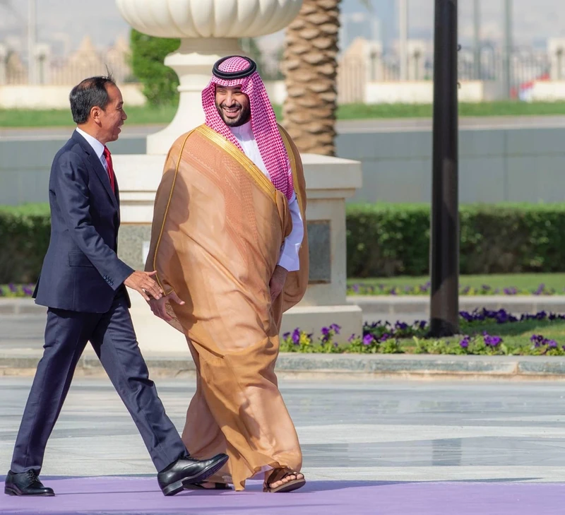 سمو سيدي ولي العهد يستقبل فخامة رئيس جمهورية إندونيسيا بالرياض، ويقيم مراسم استقبال رسمية لفخامته - صورة 23