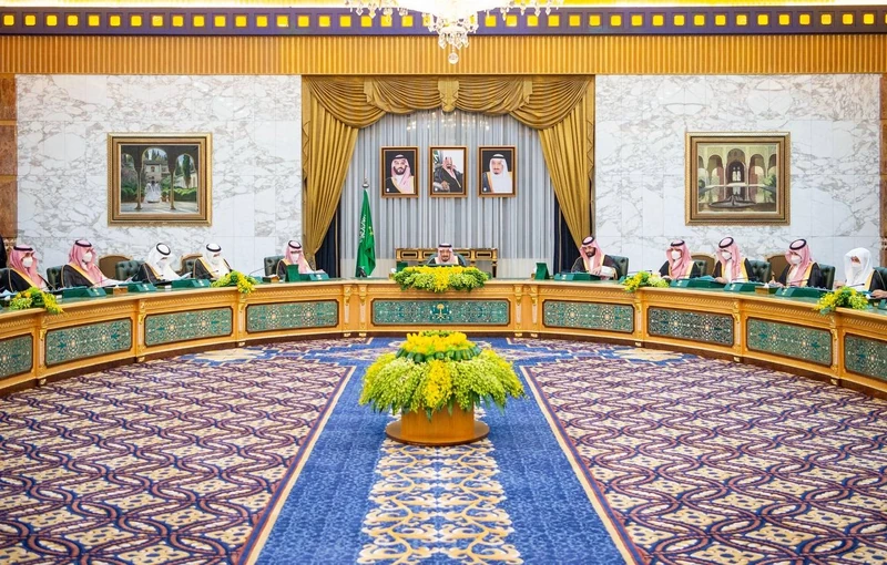 سيدي خادم الحرمين الشريفين يرأس جلسة مجلس الوزراء - صورة 9