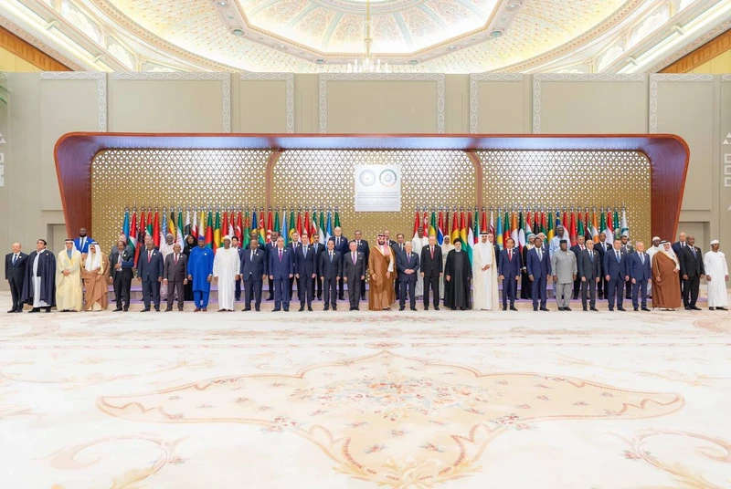سمو سيدي ولي العهد يرأس القمة العربية الإسلامية المشتركة بالرياض نيابة عن سيدي خادم الحرمين الشريفين - صورة 15