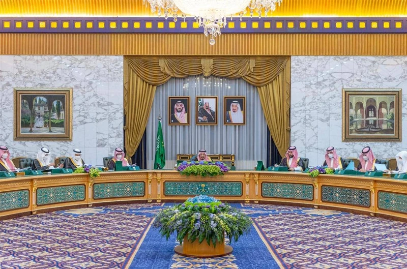 سيدي خادم الحرمين الشريفين يرأس جلسة مجلس الوزراء - صورة 4