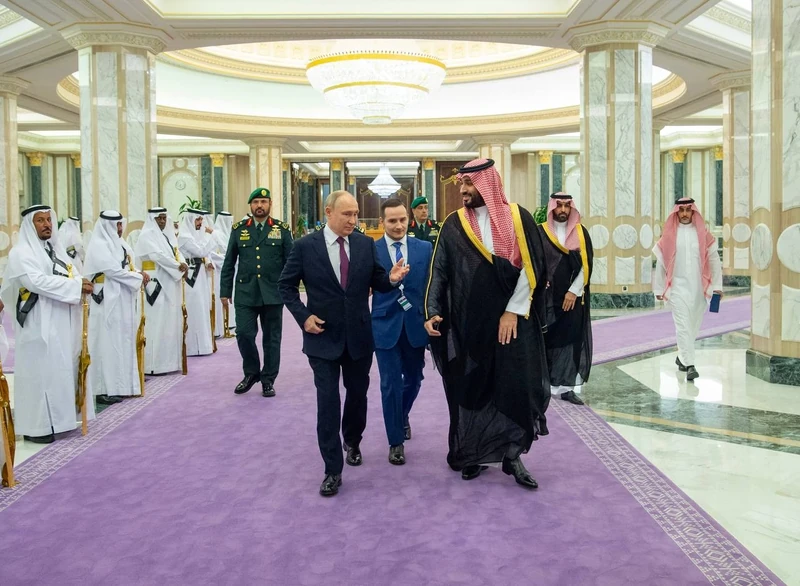 سمو سيدي ولي العهد يستقبل في قصر اليمامة بالرياض فخامة الرئيس فلاديمير بوتين رئيس روسيا الاتحادية - صورة 17