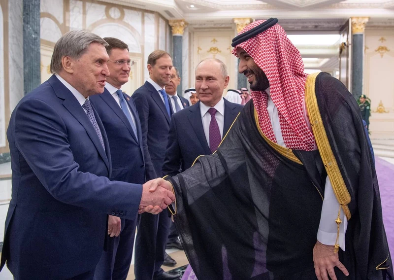 سمو سيدي ولي العهد يستقبل في قصر اليمامة بالرياض فخامة الرئيس فلاديمير بوتين رئيس روسيا الاتحادية - صورة 18