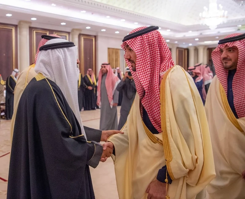 سمو سيدي ولي العهد يقدم واجب العزاء في وفاة سمو الشيخ نواف الأحمد الصباح - صورة 18