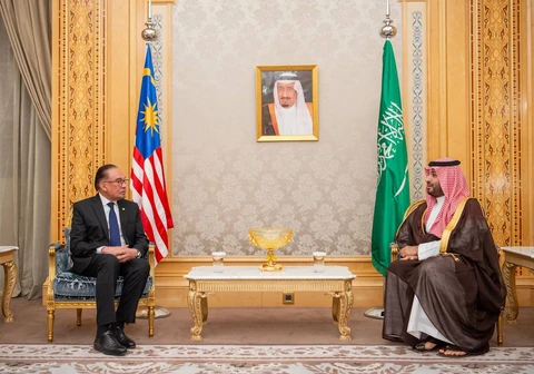 سمو سيدي ولي العهد يستقبل رئيس وزراء ماليزيا