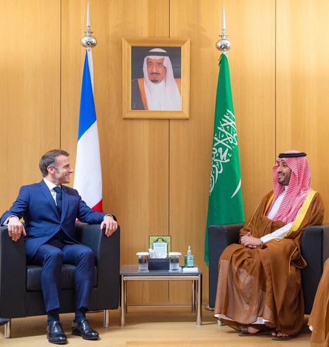 سمو سيدي ولي العهد يلتقي الرئيس الفرنسي على هامش انعقاد القمة الخليجية الأوروبية