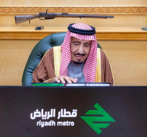 سيدي خادم الحرمين الشريفين يفتتح مشروع قطار الرياض