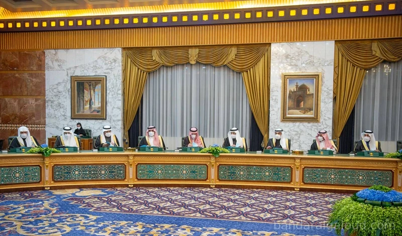 سيدي خادم الحرمين الشريفين يرأس جلسة مجلس الوزراء - صورة 4