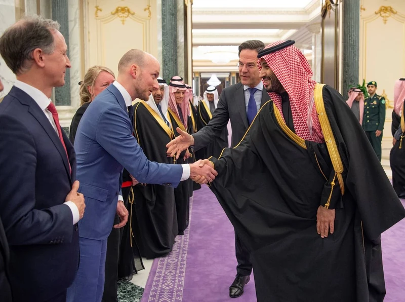 سمو سيدي ولي العهد يستقبل دولة رئيس وزراء مملكة هولندا, وقد أجريت مراسم استقبال لفخامته - صورة 20