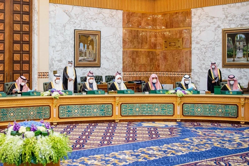 سيدي خادم الحرمين الشريفين يرأس جلسة مجلس الوزراء - صورة 4