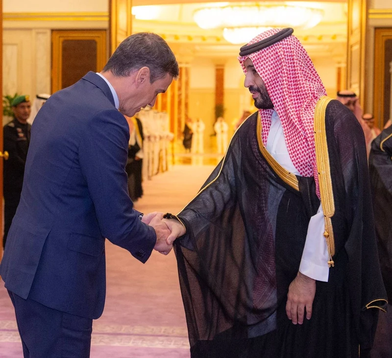 سمو سيدي ولي العهد يلتقي رئيس وزراء إسبانيا - صورة 2
