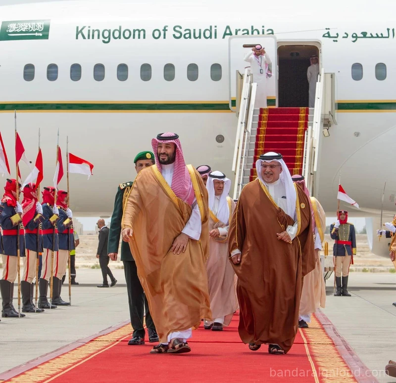 سمو سيدي ولي العهد يصل البحرين لترؤس وفد المملكة في القمة العربية - صورة 3