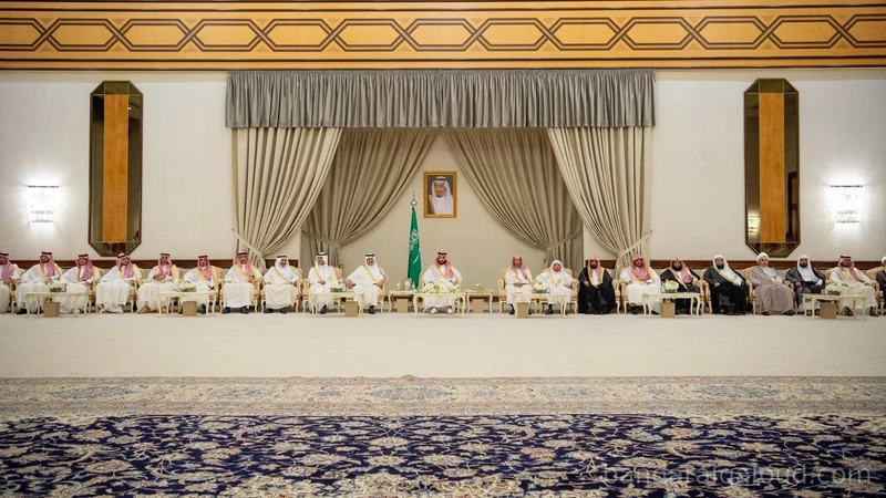 سمو سيدي ولي العهد يستقبل أصحاب السمو والفضيلة والمعالي وجمعاً من المواطنين بالمنطقة الشرقية. - صورة 14