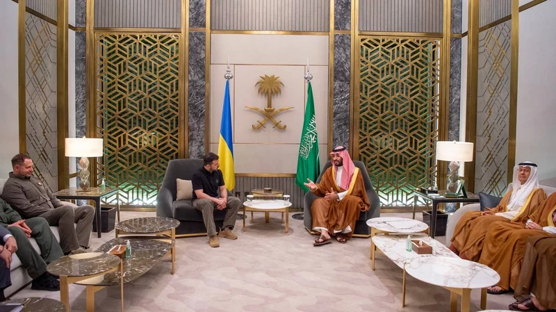 سمو سيدي ولي العهد يستقبل فخامة رئيس جمهورية أوكرانيا - صورة 2