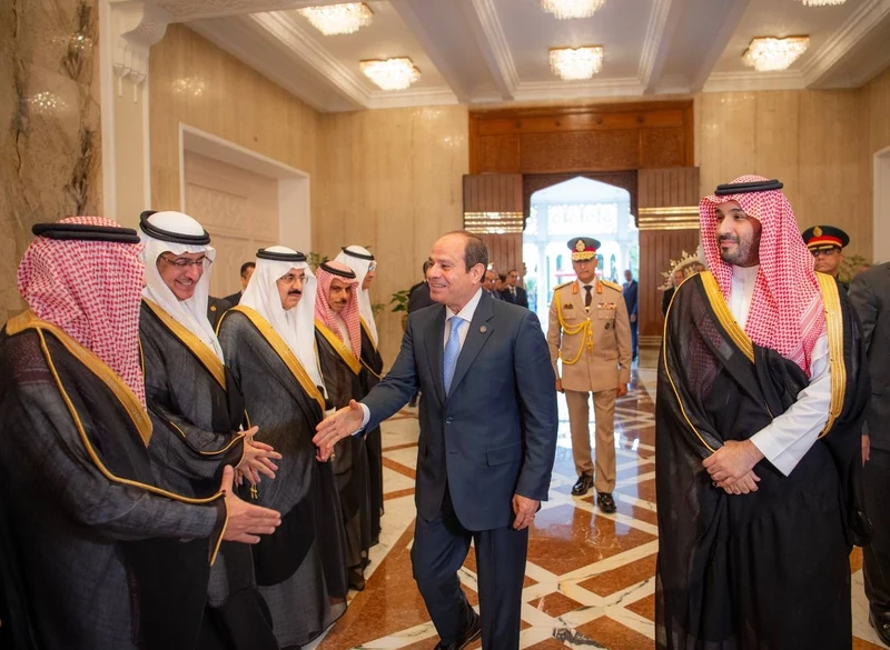 سمو سيدي ولي العهد ورئيس جمهورية مصر في قصر الاتحادية بالقاهرة, حيث أقيمت لسموه مراسم استقبال رسمية - صورة 4