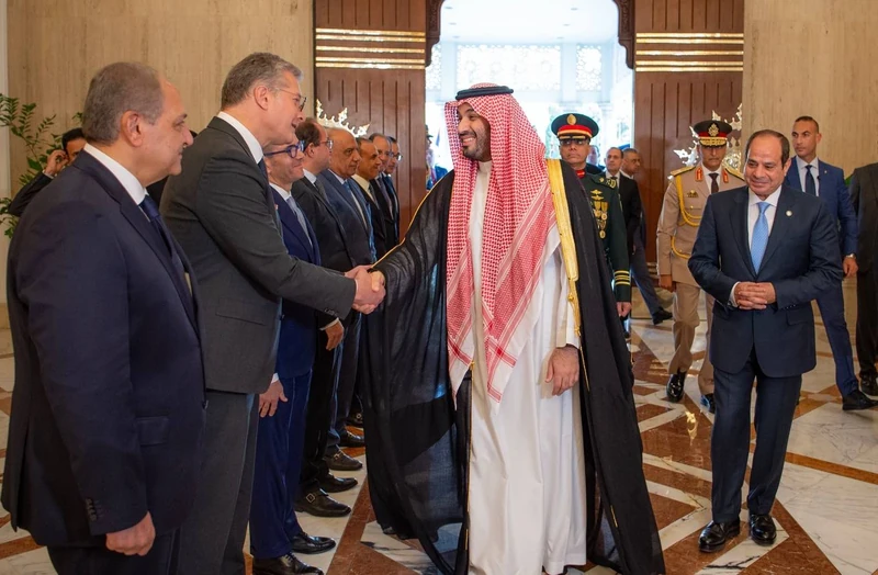 سمو سيدي ولي العهد ورئيس جمهورية مصر في قصر الاتحادية بالقاهرة, حيث أقيمت لسموه مراسم استقبال رسمية - صورة 6
