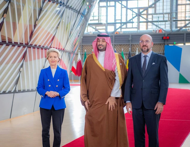 سمو سيدي ولي العهد يصل مقر القمة الخليجية الأوروبية في بلجيكا - صورة 2
