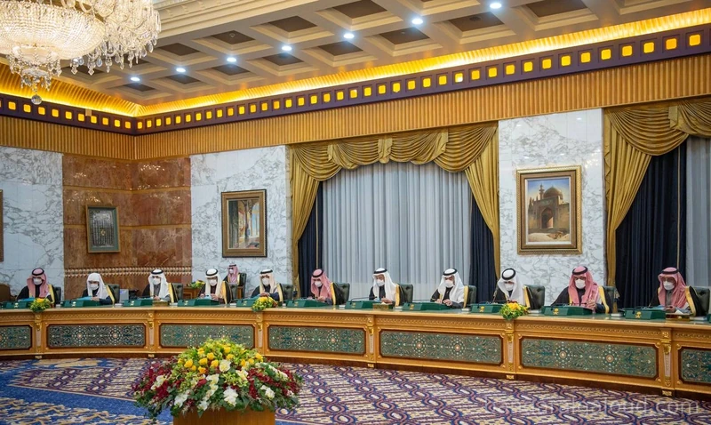 سيدي خادم الحرمين الشريفين يرأس جلسة مجلس الوزراء - صورة 2