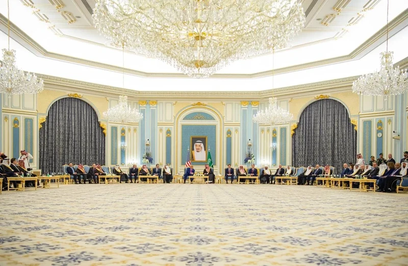 سمو سيدي ولي العهد في مقدمة مستقبلي فخامة رئيس الولايات المتحدة الأمريكية لدى وصوله المملكة. - صورة 24
