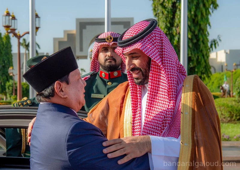 سمو سيدي ولي العهد يستقبل في قصر السلام بجدة، رئيس جمهورية إندونيسيا، ويقيم مراسم استقبال رسمية لفخامته - صورة 2
