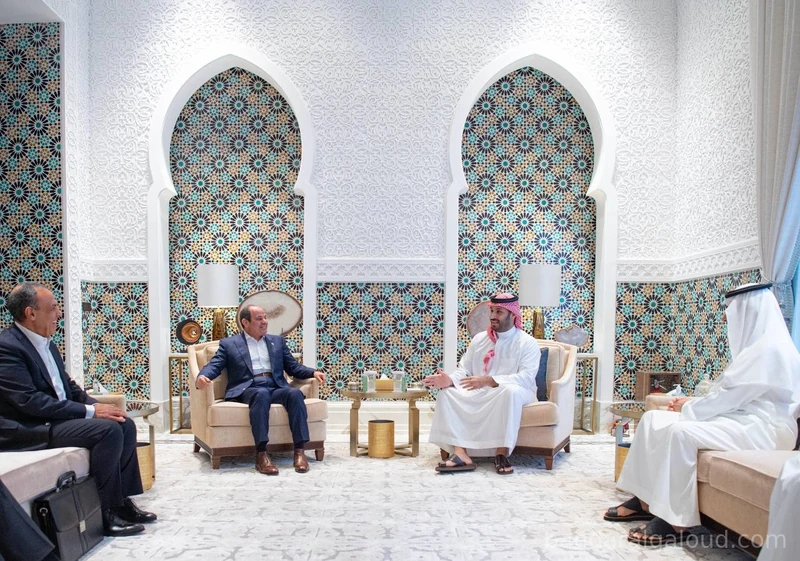فخامة رئيس جمهورية مصر العربية يصل نيوم وسمو سيدي ولي العهد في مقدمة مستقبليه - صورة 2