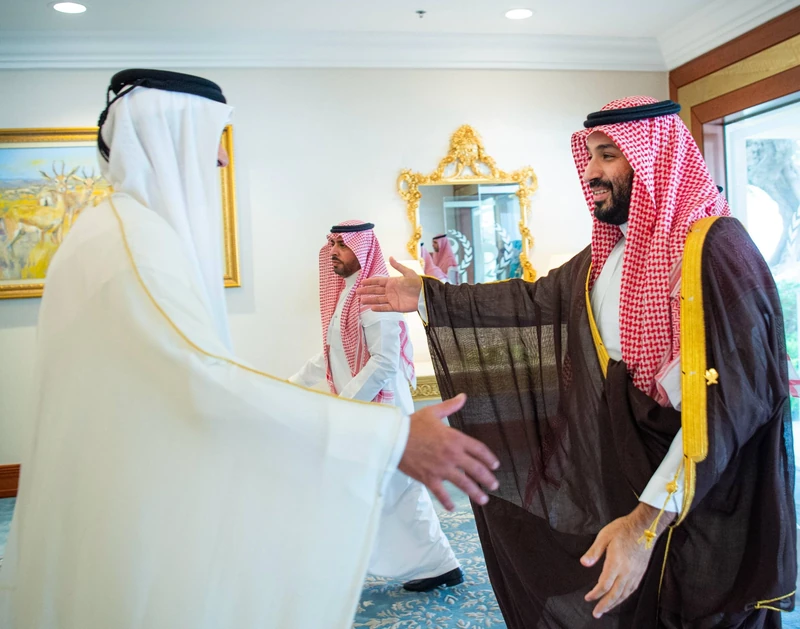 سمو سيدي ولي العهد يصل الدوحة لترؤس وفد المملكة في القمة الخليجية والعربية الإسلامية - صورة 3