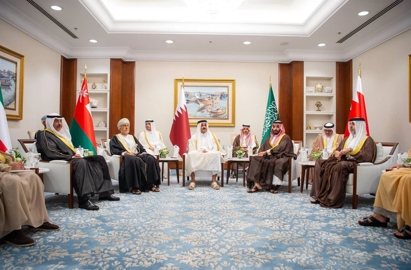 سمو سيدي ولي العهد يرأس وفد المملكة في قمة الدوحة الاستثنائية - صورة 3