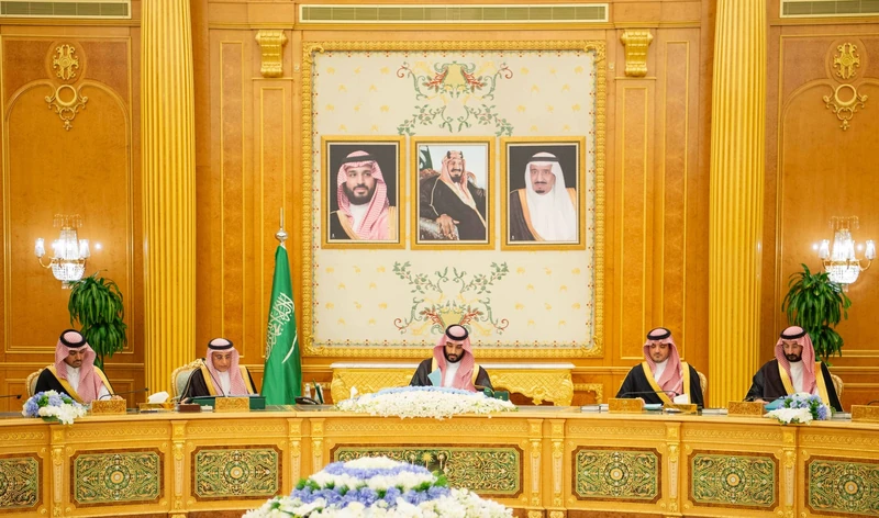 سمو سيدي ولي العهد يرأس جلسة مجلس الوزراء في الرياض - صورة 4