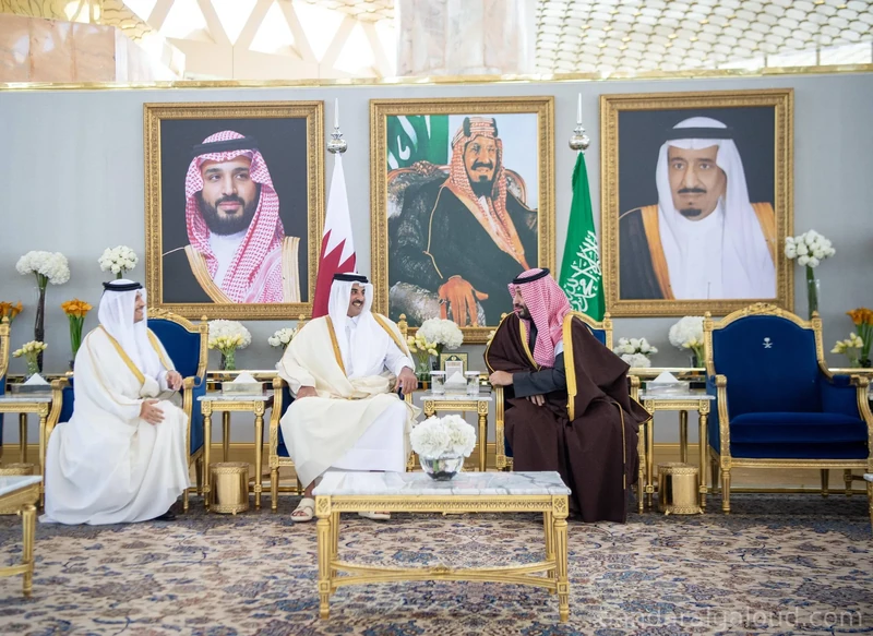 سمو أمير دولة قطر يصل الرياض، وفي مقدمة مستقبليه سمو سيدي ولي العهد - صورة 3