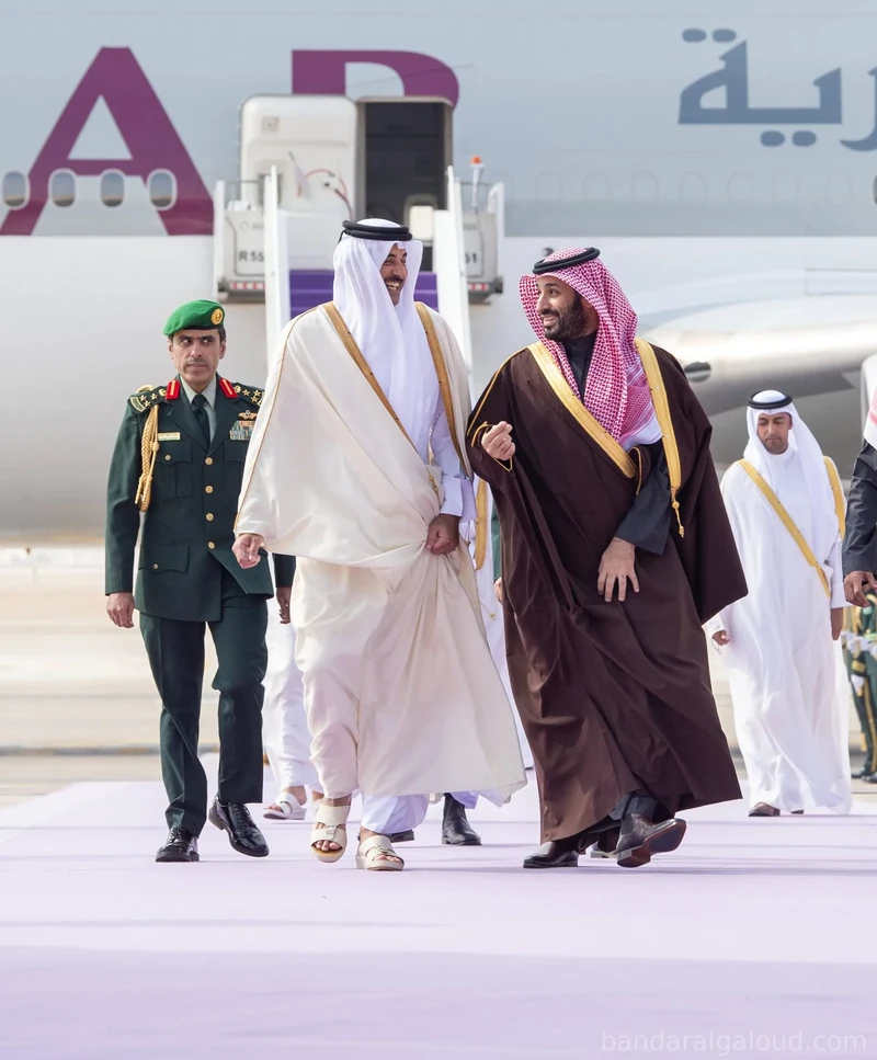 سمو أمير دولة قطر يصل الرياض، وفي مقدمة مستقبليه سمو سيدي ولي العهد - صورة 4