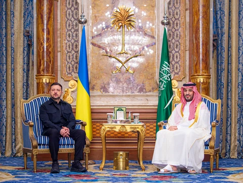 سمو سيدي ولي العهد يلتقي رئيس أوكرانيا