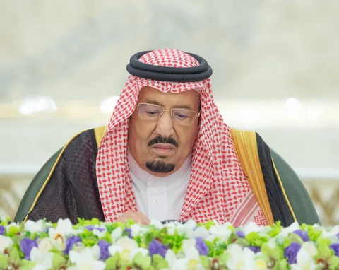 سيدي خادم الحرمين الشريفين يرأس جلسة مجلس الوزراء في جدة