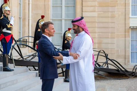 لقاء ودي مساء اليوم يجمع سمو سيدي ولي العهد بالرئيس الفرنسي في قصر الإليزيه