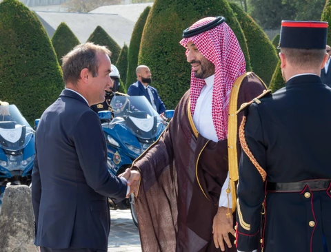 سمو سيدي ولي العهد يصل إلى قصر الإنفاليد في العاصمة باريس مستهلًا زيارة دولة إلى الجمهورية الفرنسية.