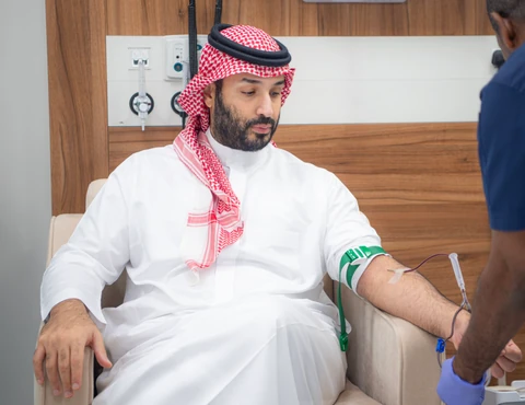 سمو سيدي ولي العهد يتبرع بالدم ويطلق الحملة الوطنية السنوية للتبرع بالدّم لعام 2026 في بادرة وطنية إنسانية.