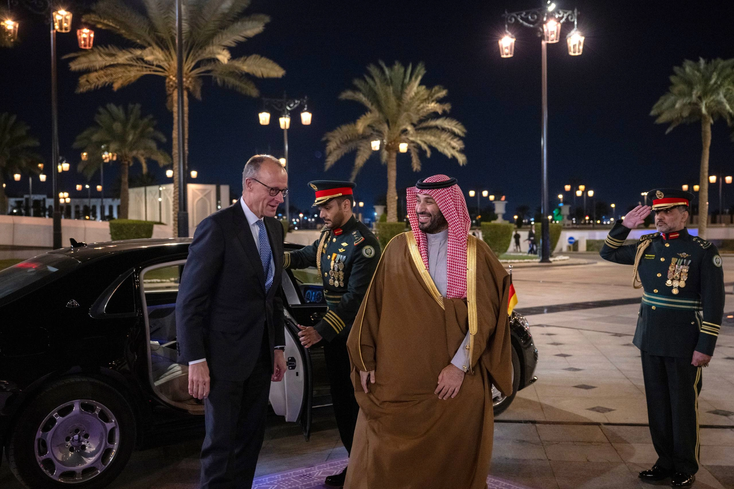 سمو سيدي ولي العهد يستقبل المستشار الألماني في الرياض - صورة 1