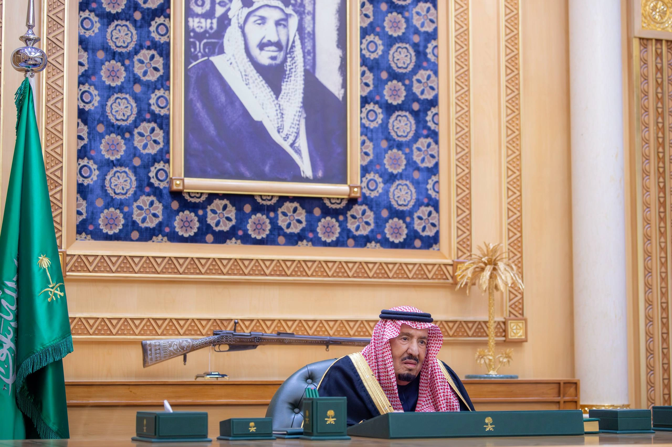 أصحاب السمو والمعالي المعينون يؤدون القسم أمام سيدي خادم الحرمين الشريفين - صورة 1