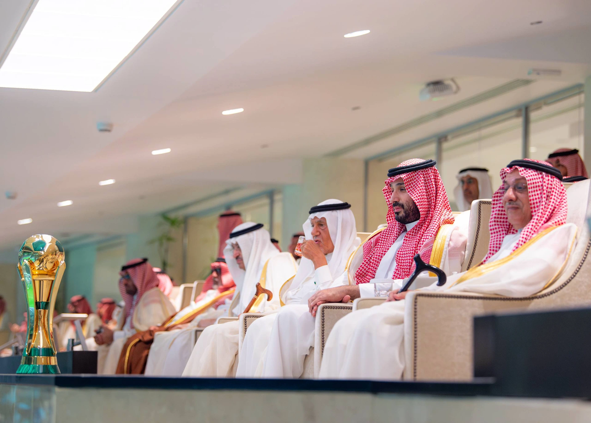 سمو سيدي ولي العهد يتوّج فريق الهلال بكأس خادم الحرمين الشريفين - صورة 1