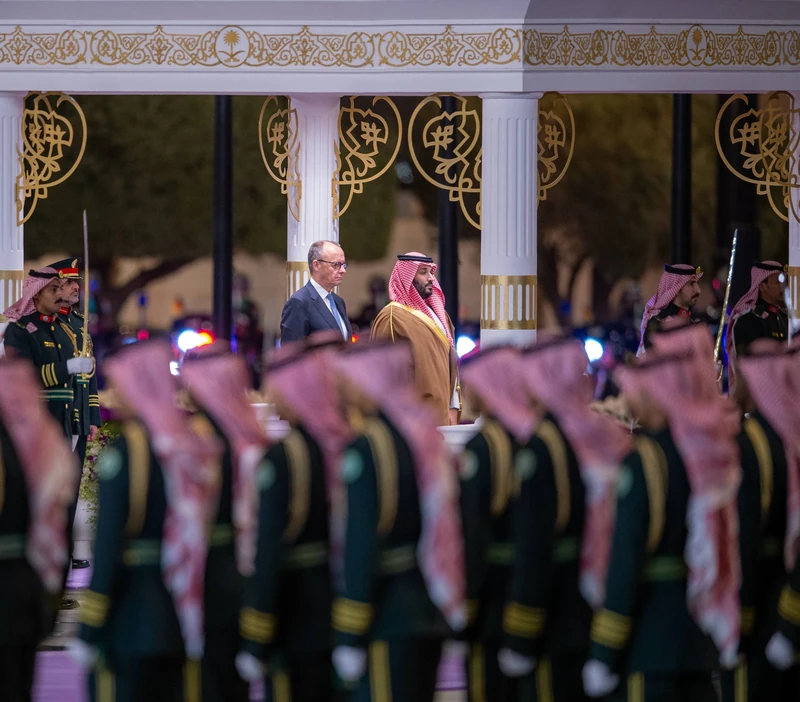 سمو سيدي ولي العهد يستقبل المستشار الألماني في الرياض - صورة 2