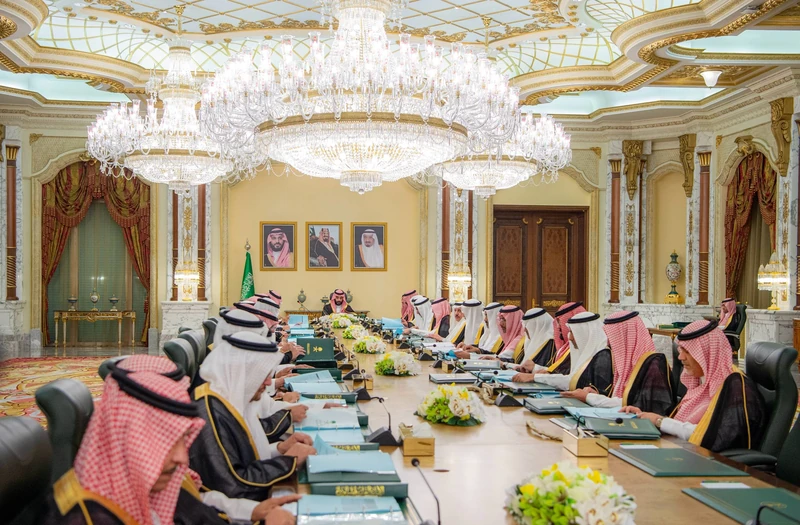 سمو سيدي ولي العهد يرأس جلسة مجلس الوزراء في جدة - صورة 6