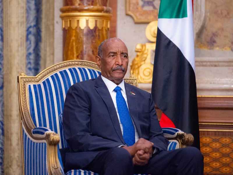 سمو سيدي ولي العهد يلتقي رئيس مجلس السيادة الانتقالي في جمهورية السودان - صورة 4